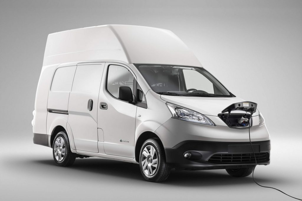 Nissan e-NV200 van expands electric range